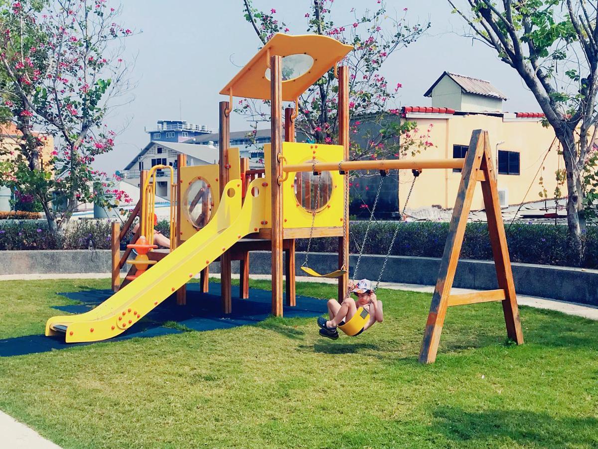 פאטאיה The Base Seaview Holiday Inn מראה חיצוני תמונה